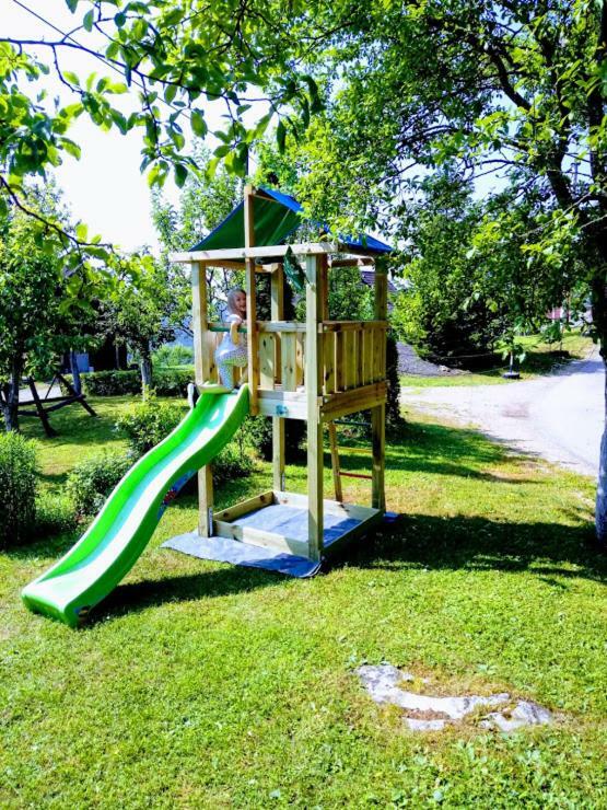 פוליאנאק Guest House Lisina מראה חיצוני תמונה